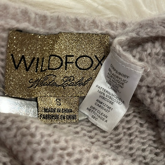 Wildfox White Label Sweater ~ in Light Gray w/ Red Heart ♥️ - Picture 13 of 13